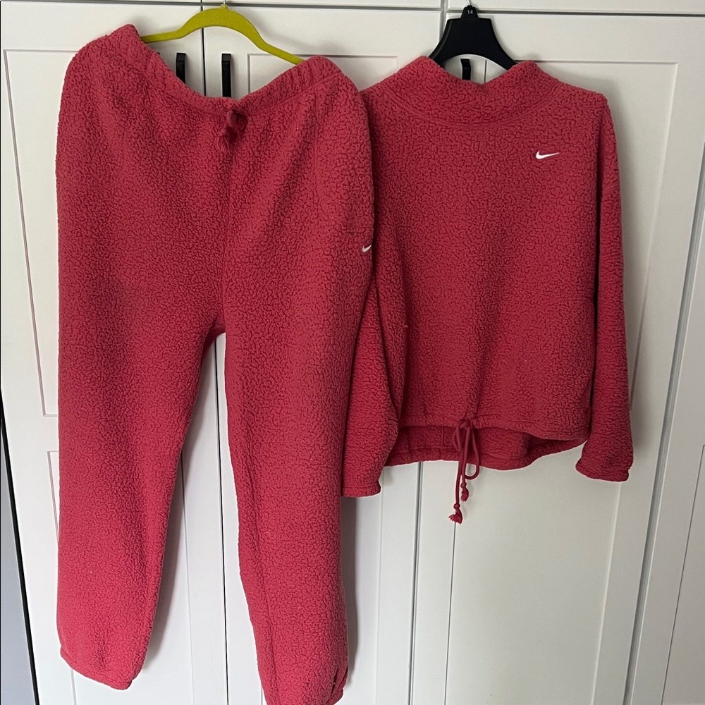 Nike Fuzzy Pink Fleece Set